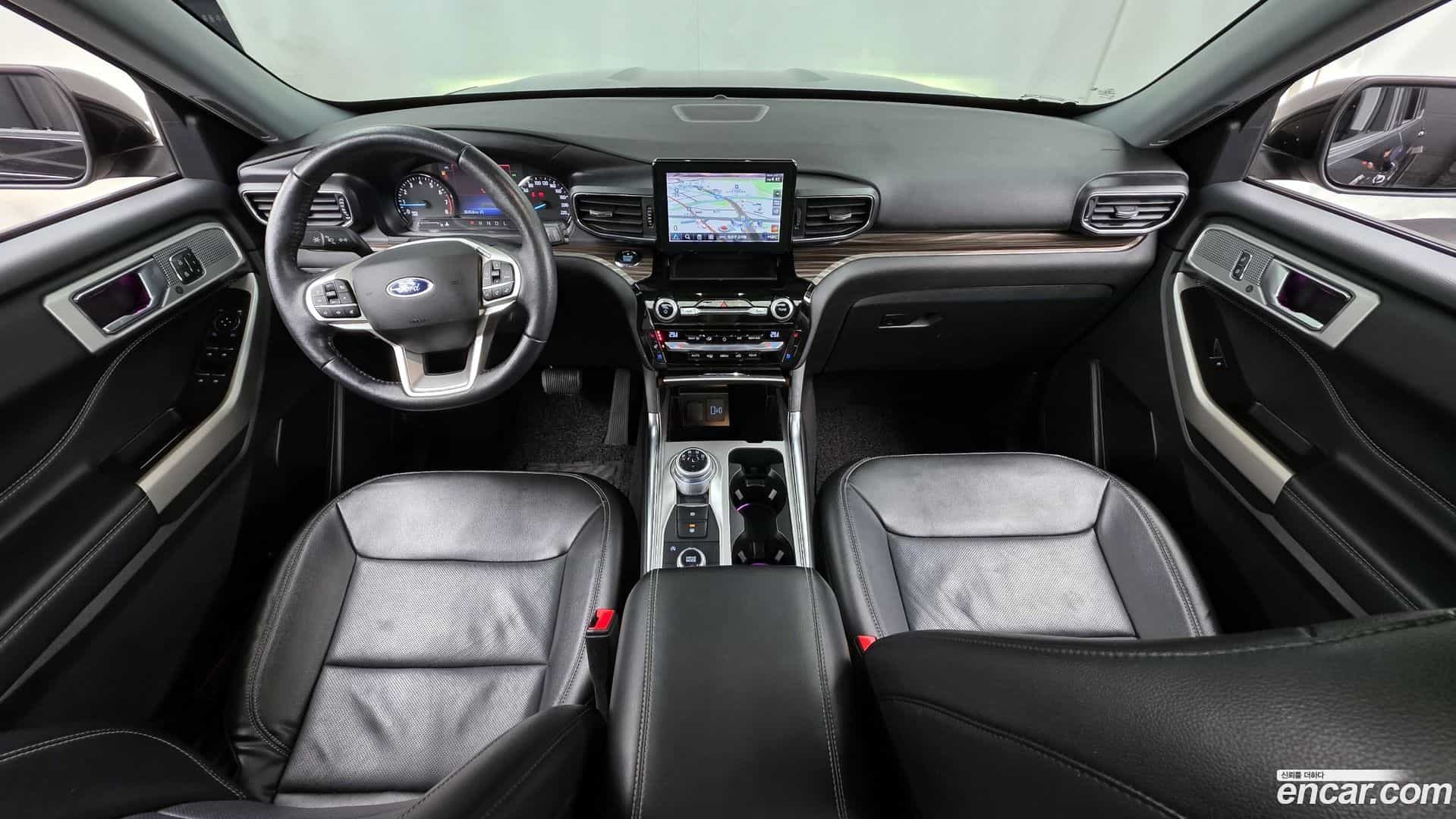 Explorer Ford 2021.10-INNER-007