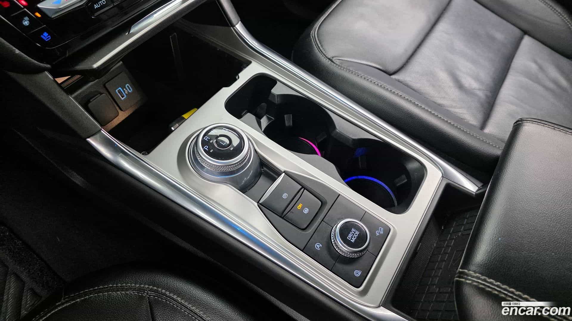 Explorer Ford 2021.10-INNER-009