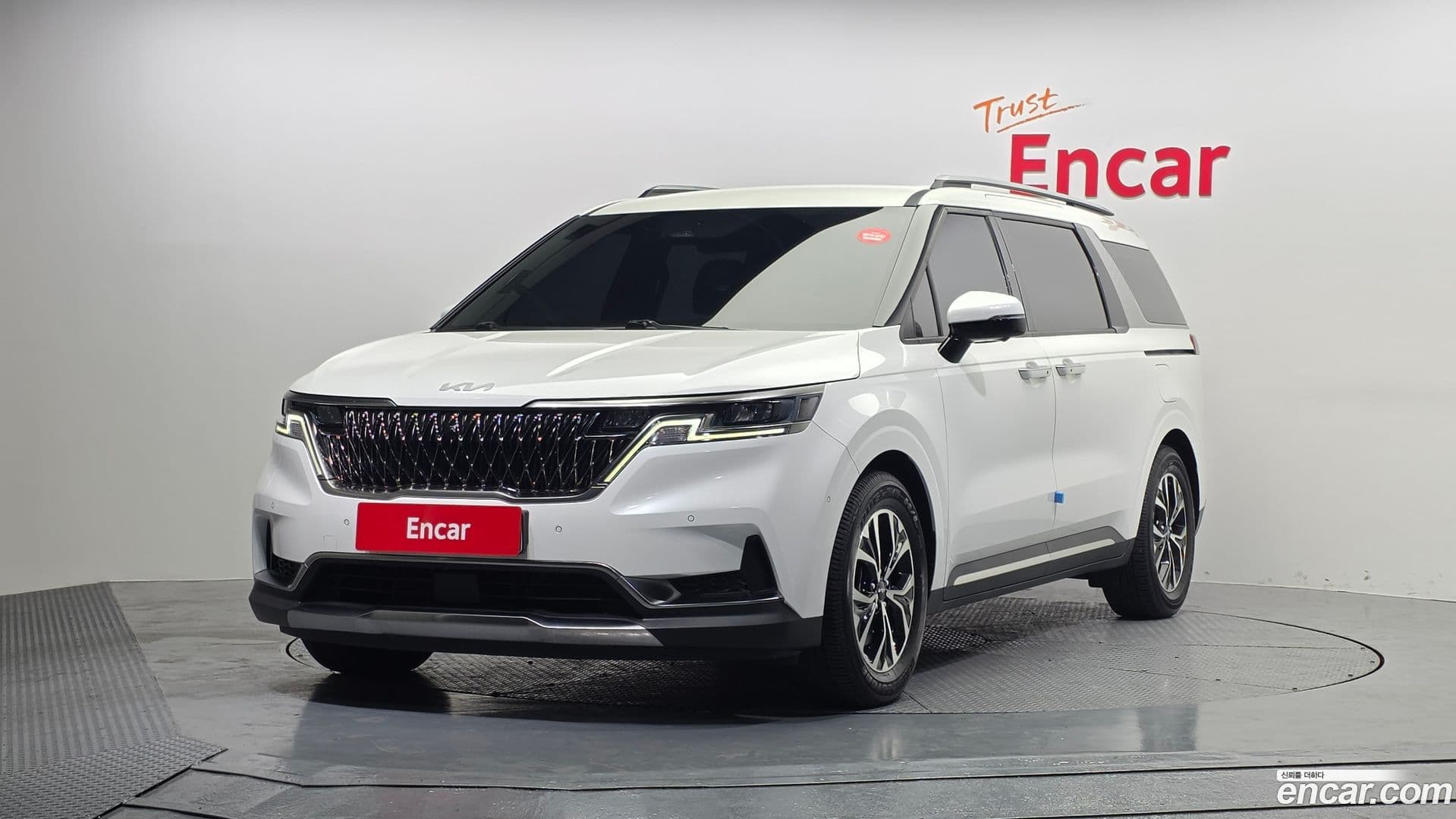 Main__Slider__Photo:Canival Kia 2022.2-0
