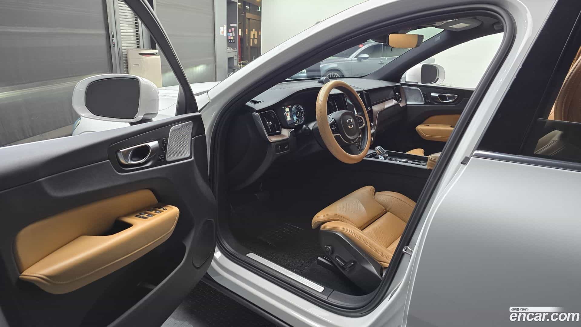 XC60 Volvo 2021.4-INNER-010