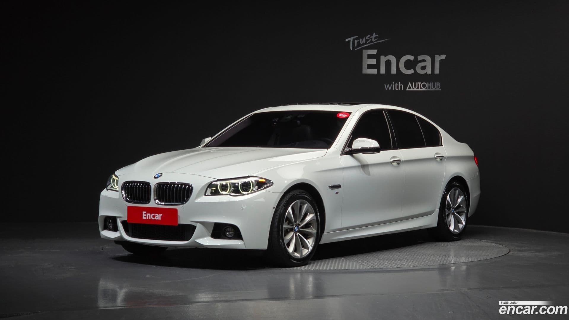Main__Slider__Photo:5-Series BMW 2016.0-0