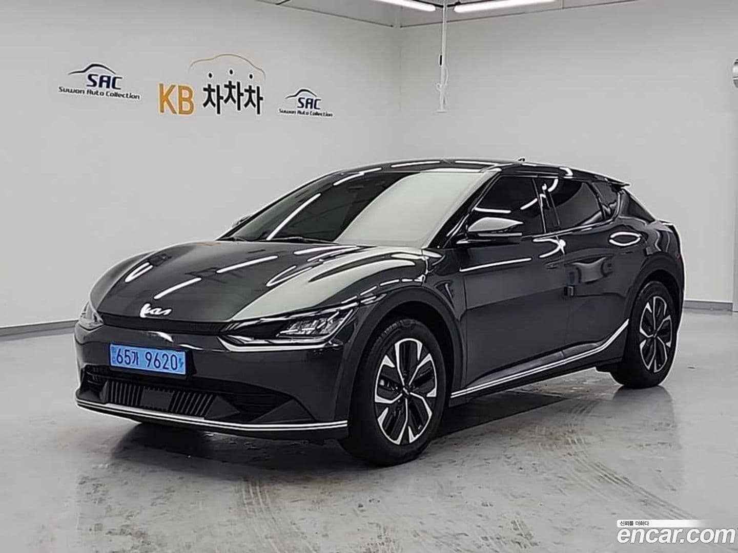 Main__Slider__Photo:EV6 Kia 2022.11-0