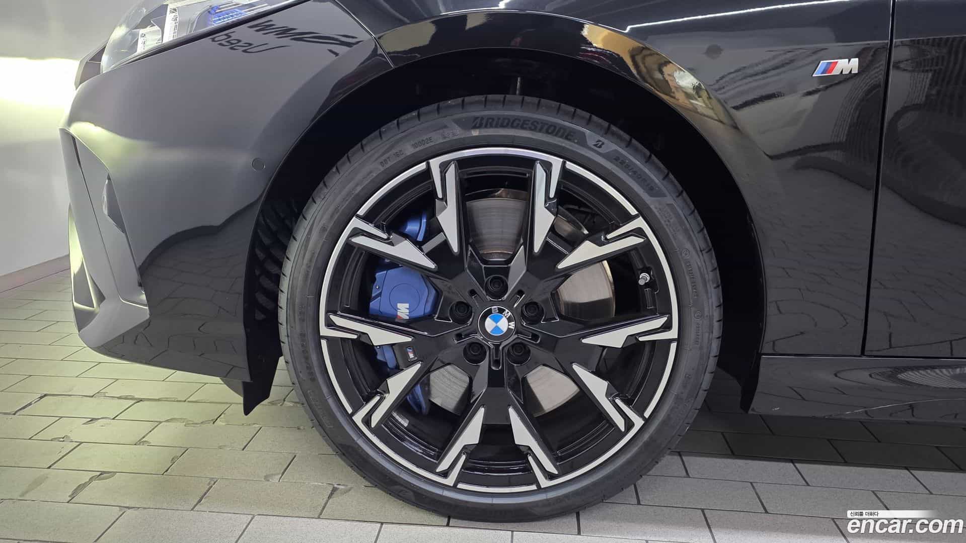 2-Series BMW 2025.9-OUTER-005