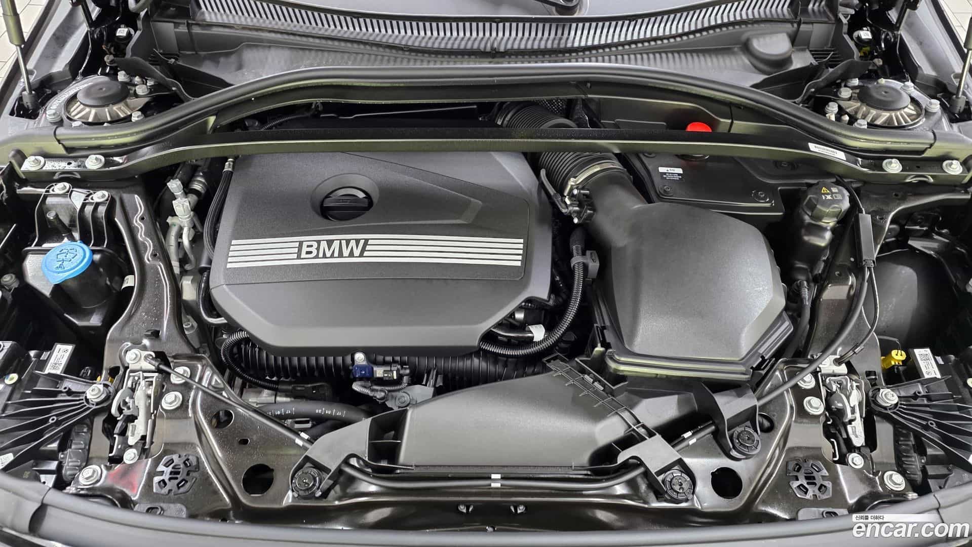 2-Series BMW 2025.9-INNER-006