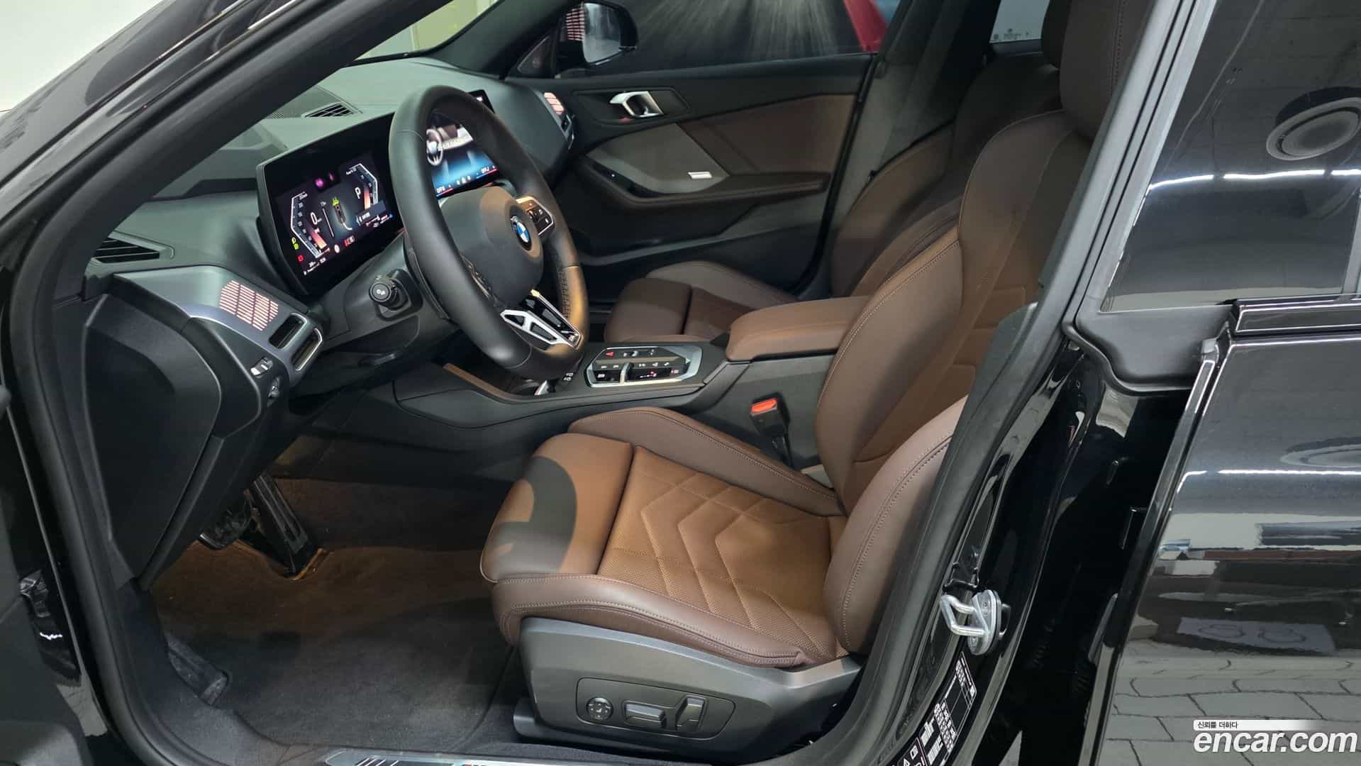 2-Series BMW 2025.9-INNER-007
