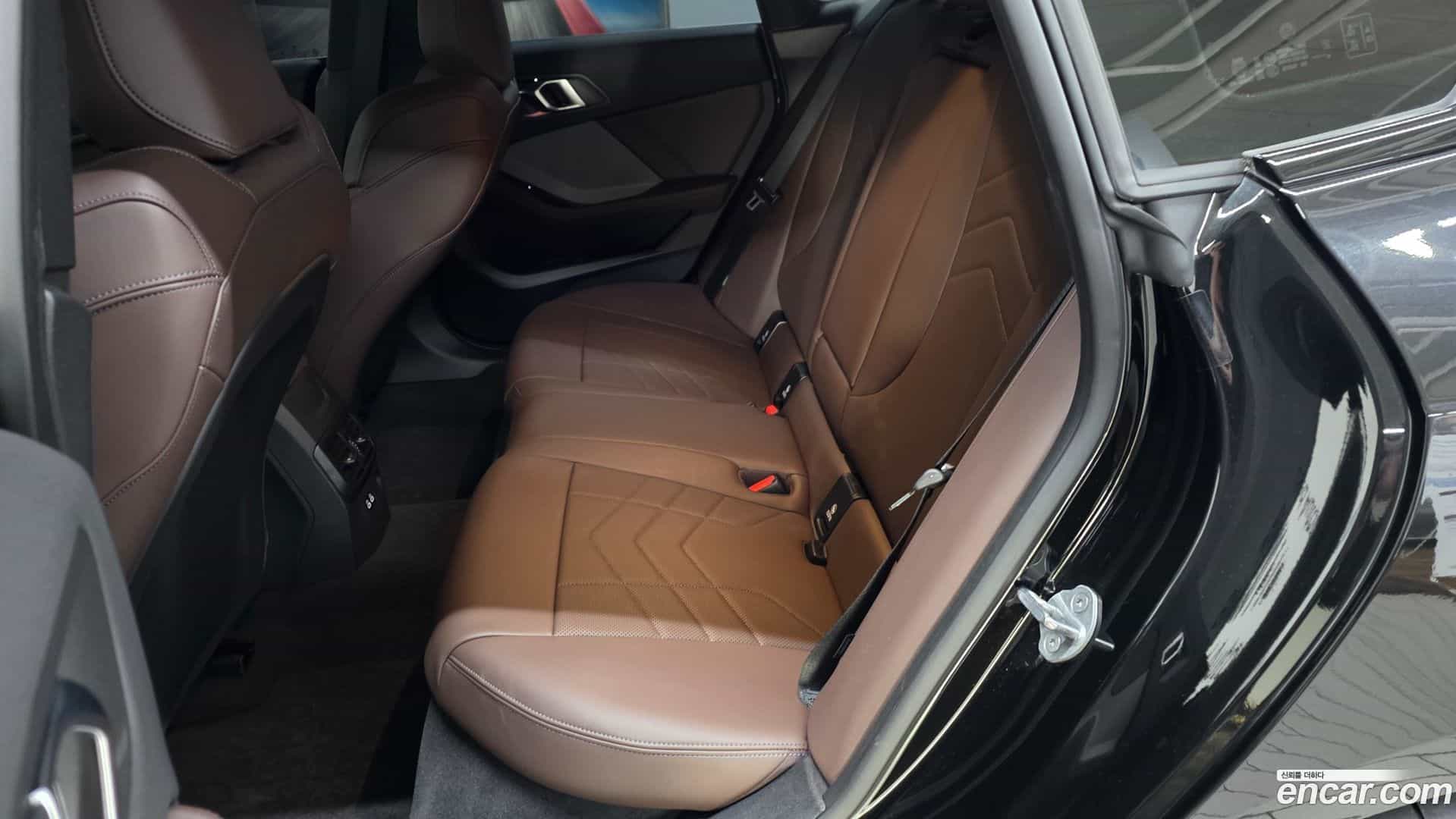 2-Series BMW 2025.9-INNER-008