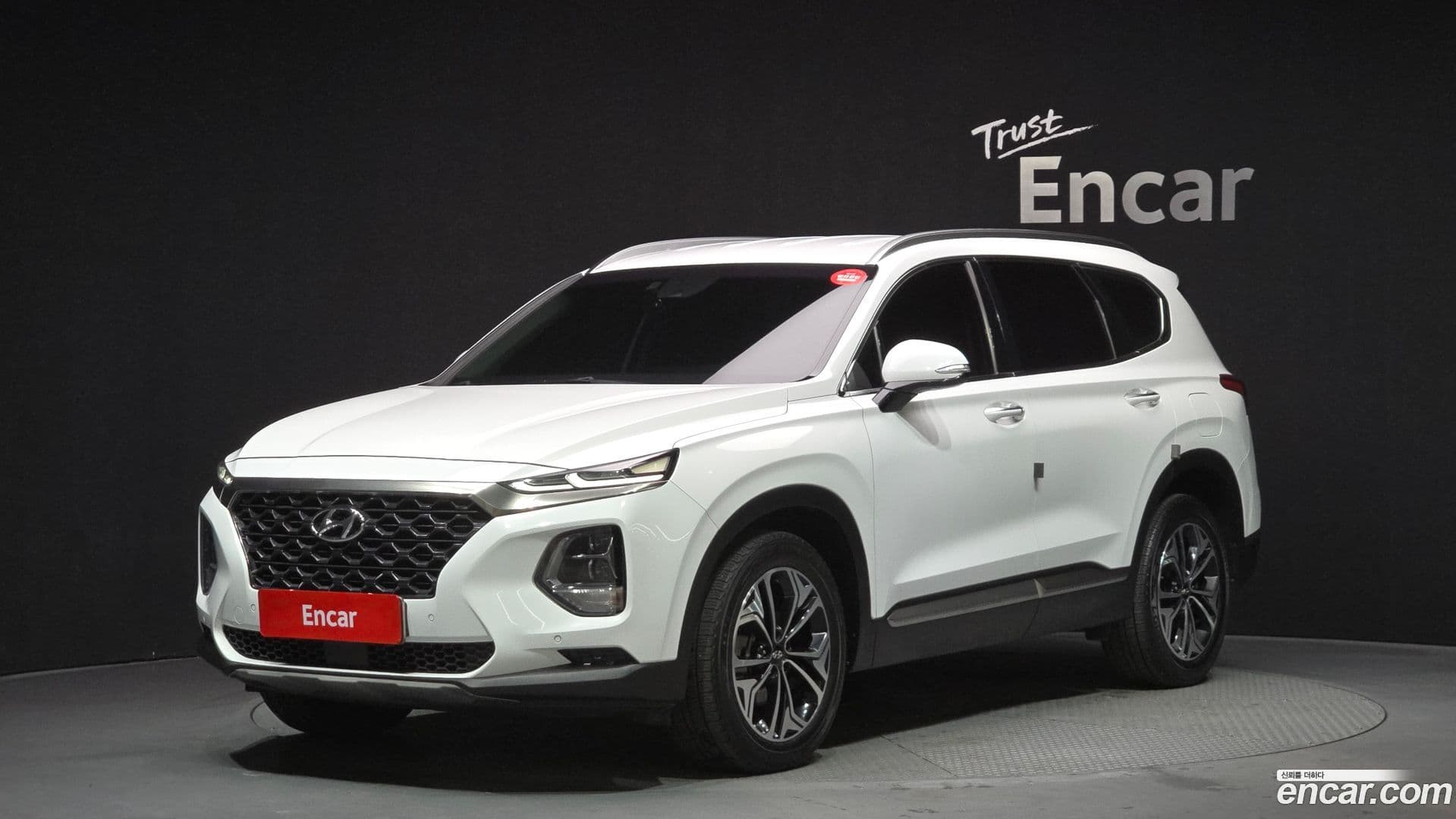 Main__Slider__Photo:Santafe Hyundai 2018.3-0