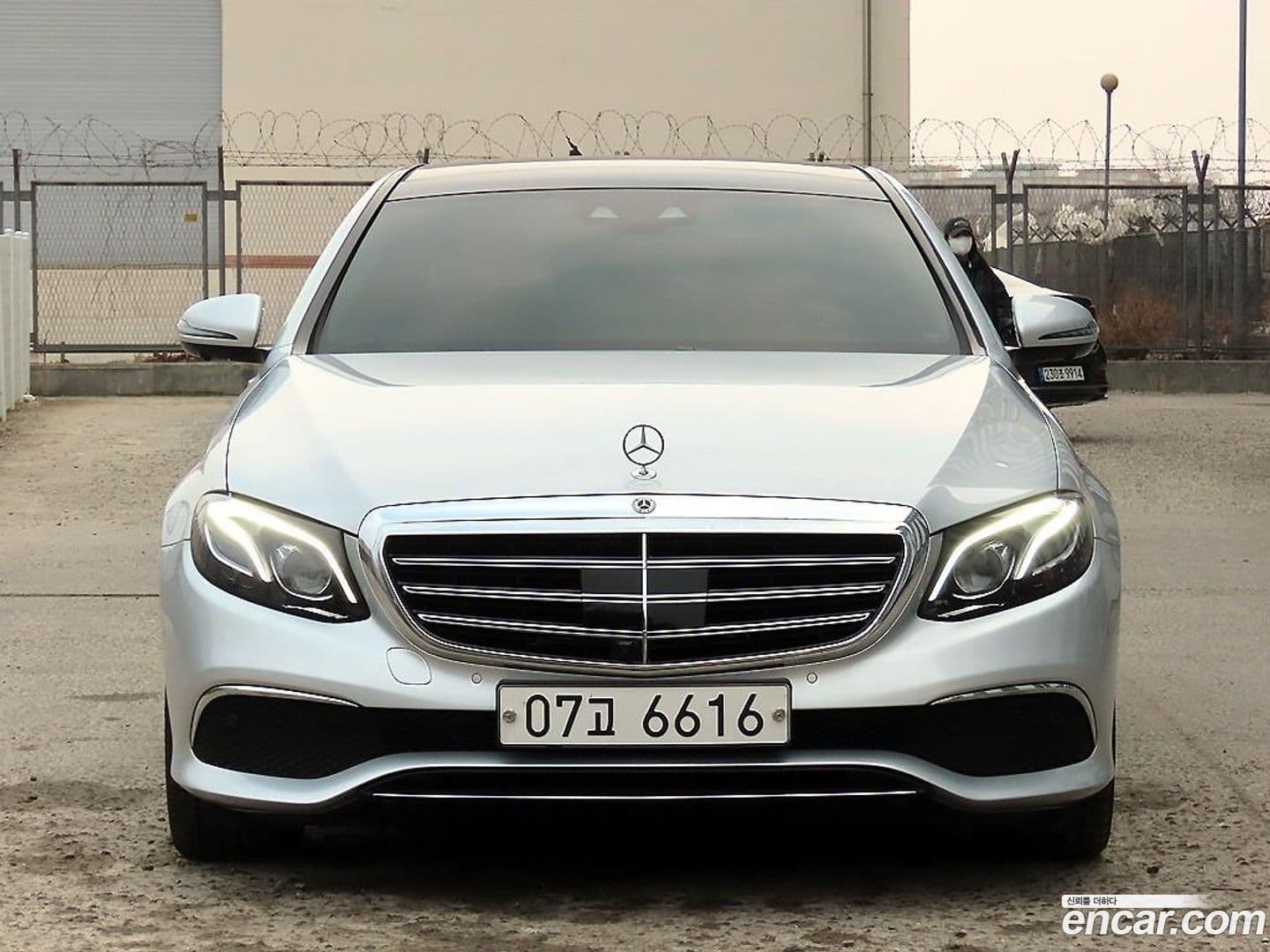 Main__Slider__Photo:E-Class Mercedes-Benz 2017.3-0