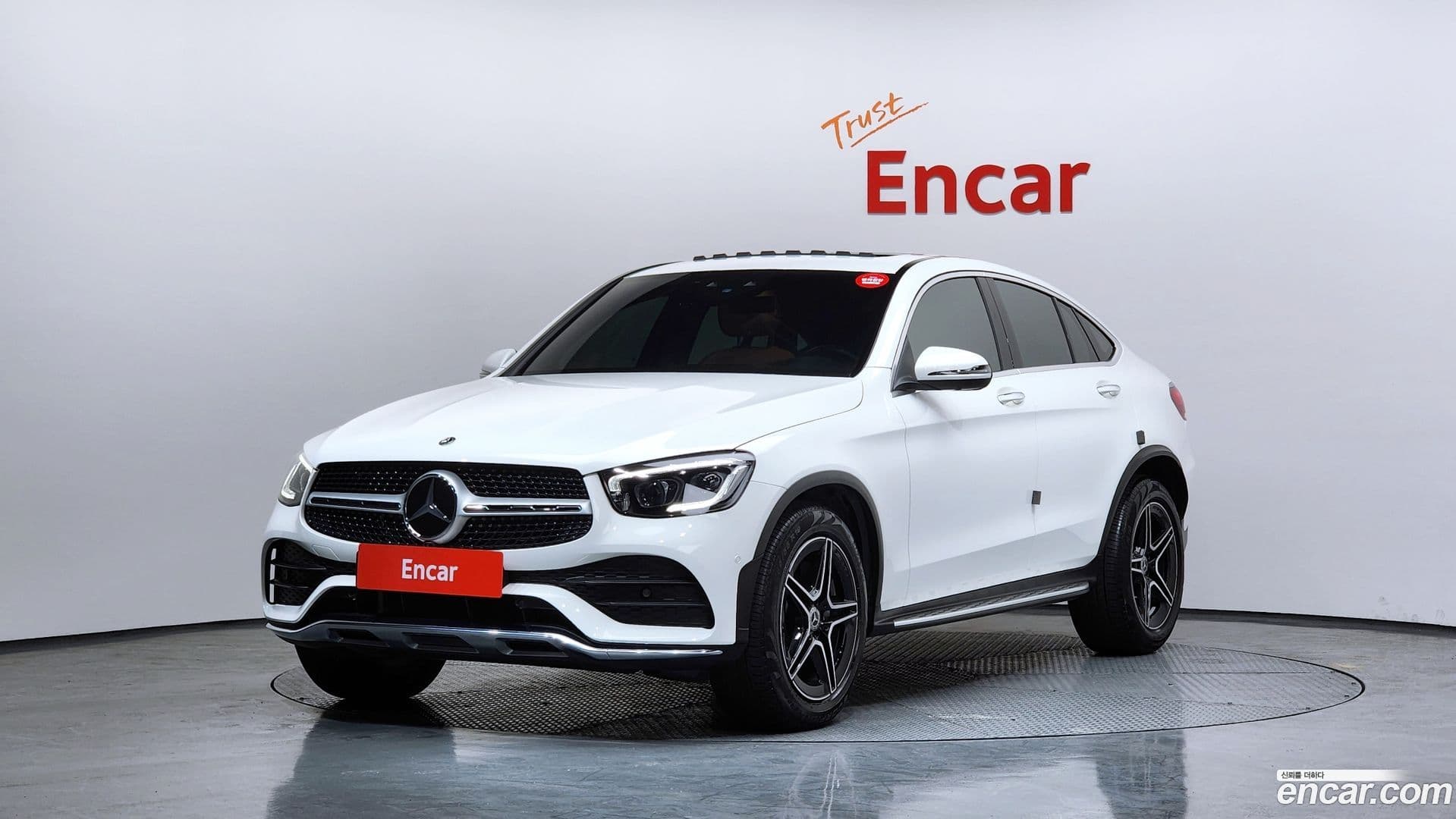 Main__Slider__Photo:GLC-Class Mercedes-Benz 2023.0-0