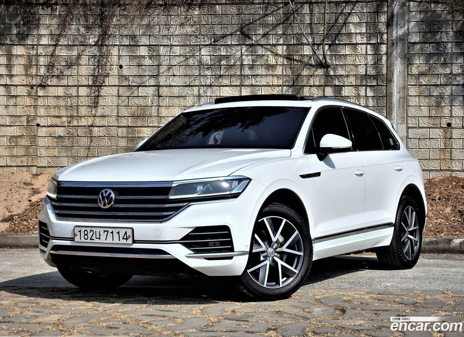 Main__Slider__Photo:Touareg Volkswagen 2020.2-0