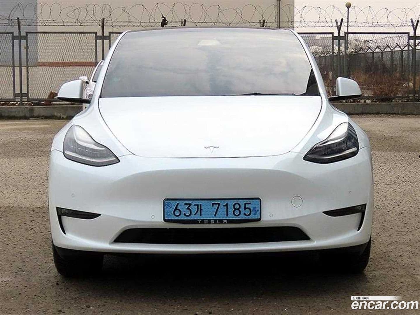 Main__Slider__Photo:Model Y Tesla 2021.5-0