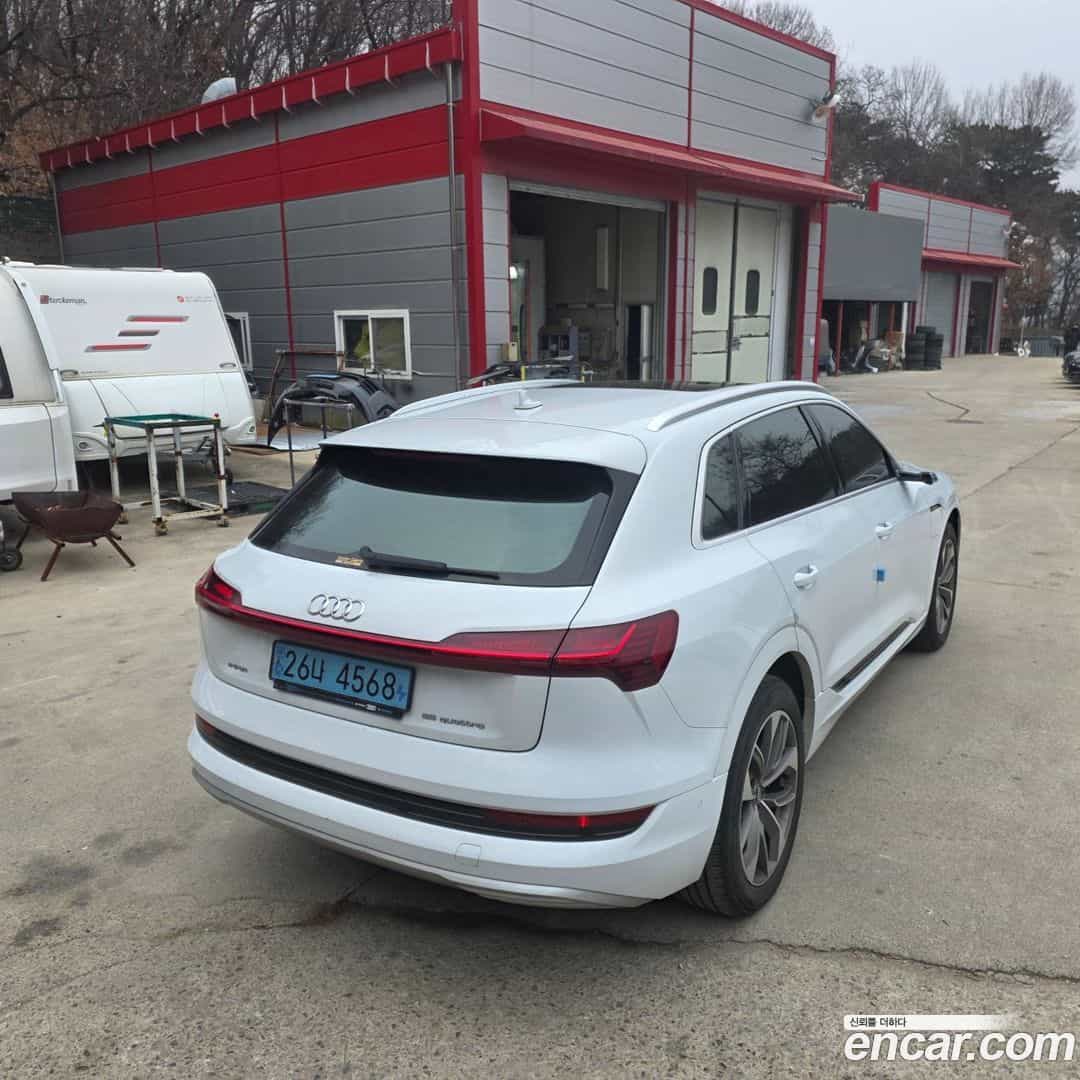 e-tron Audi 2020.5-OUTER-005