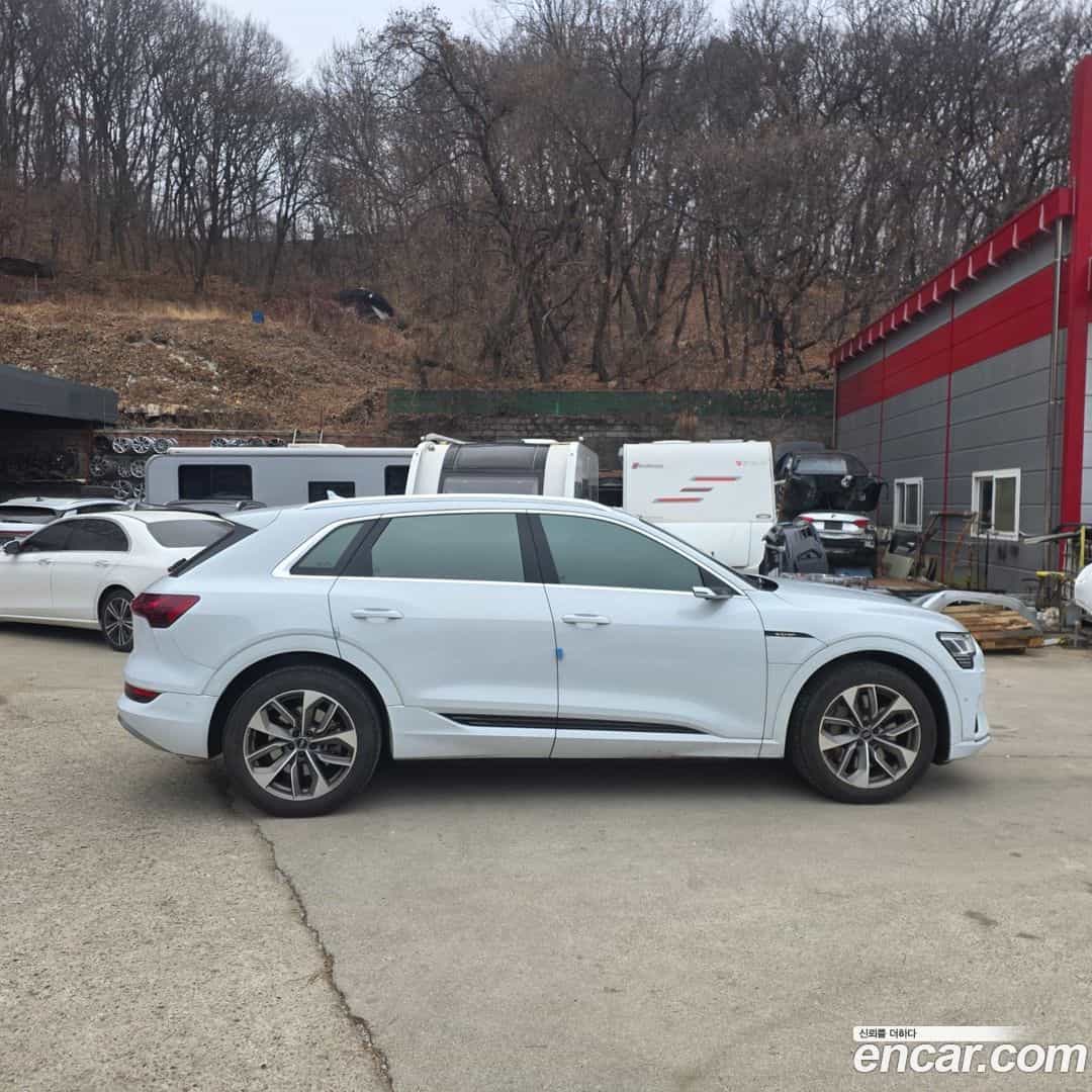 e-tron Audi 2020.5-OUTER-006