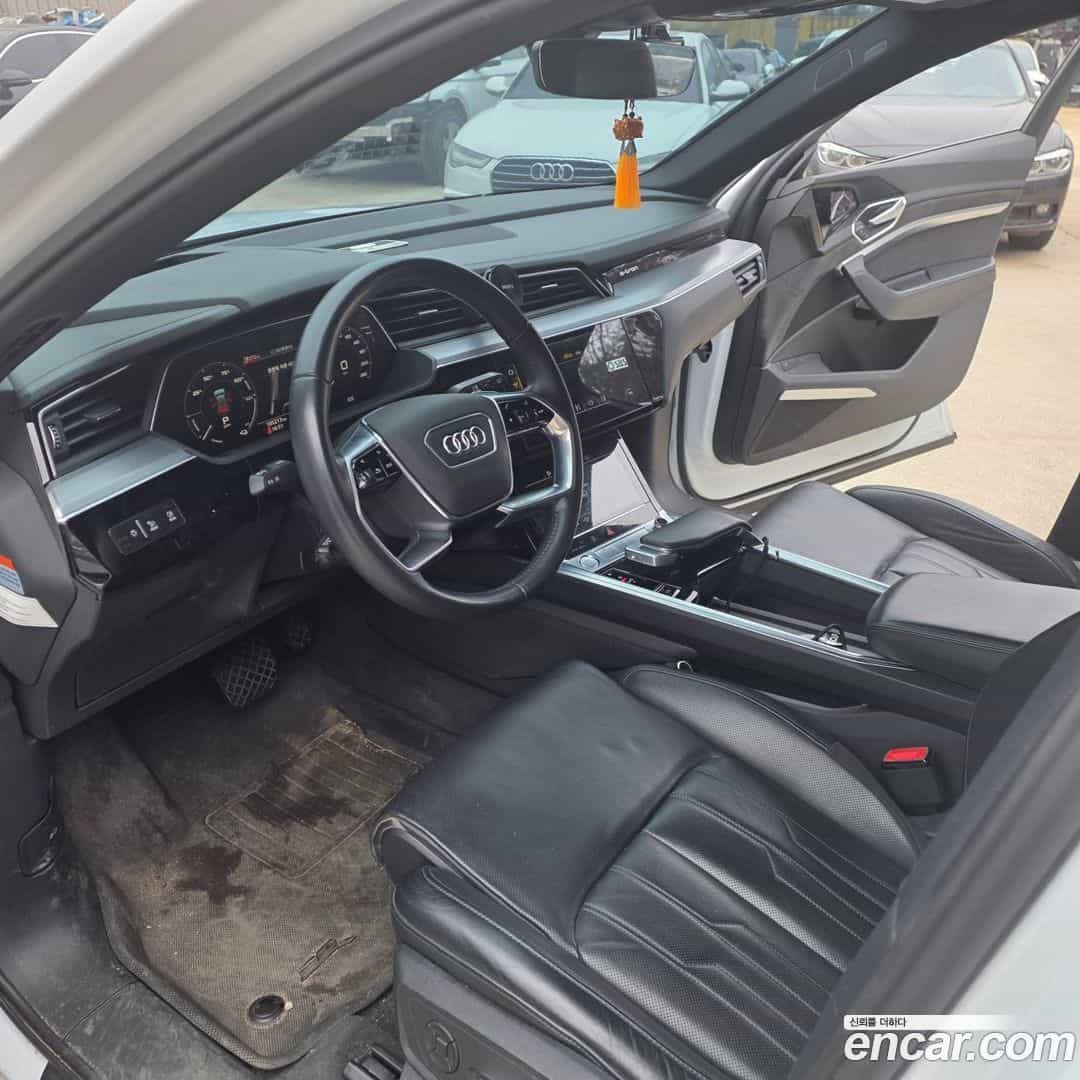 e-tron Audi 2020.5-INNER-008