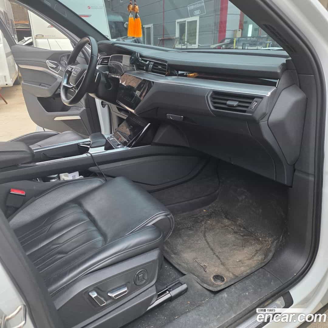 e-tron Audi 2020.5-OPTION-015