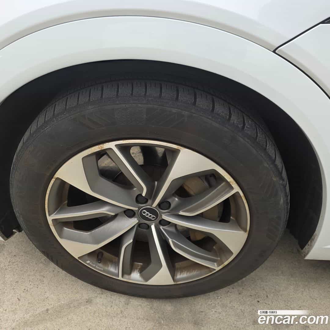 e-tron Audi 2020.5-OPTION-022