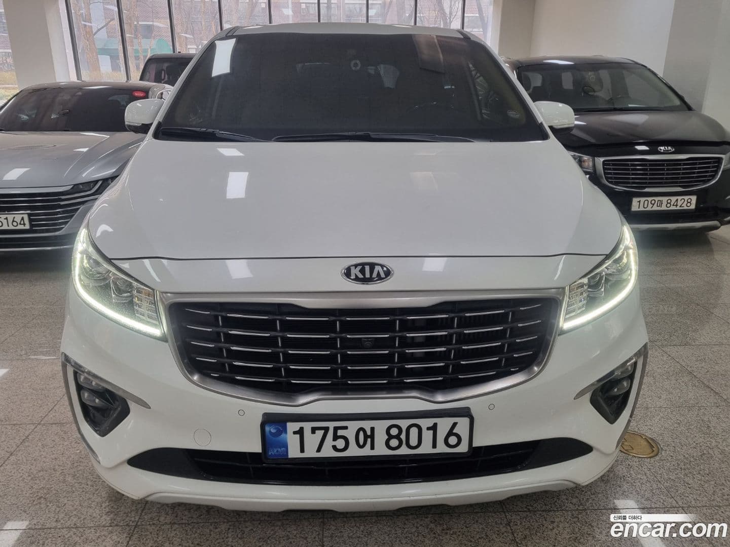 Main__Slider__Photo:Canival Kia 2019.5-0