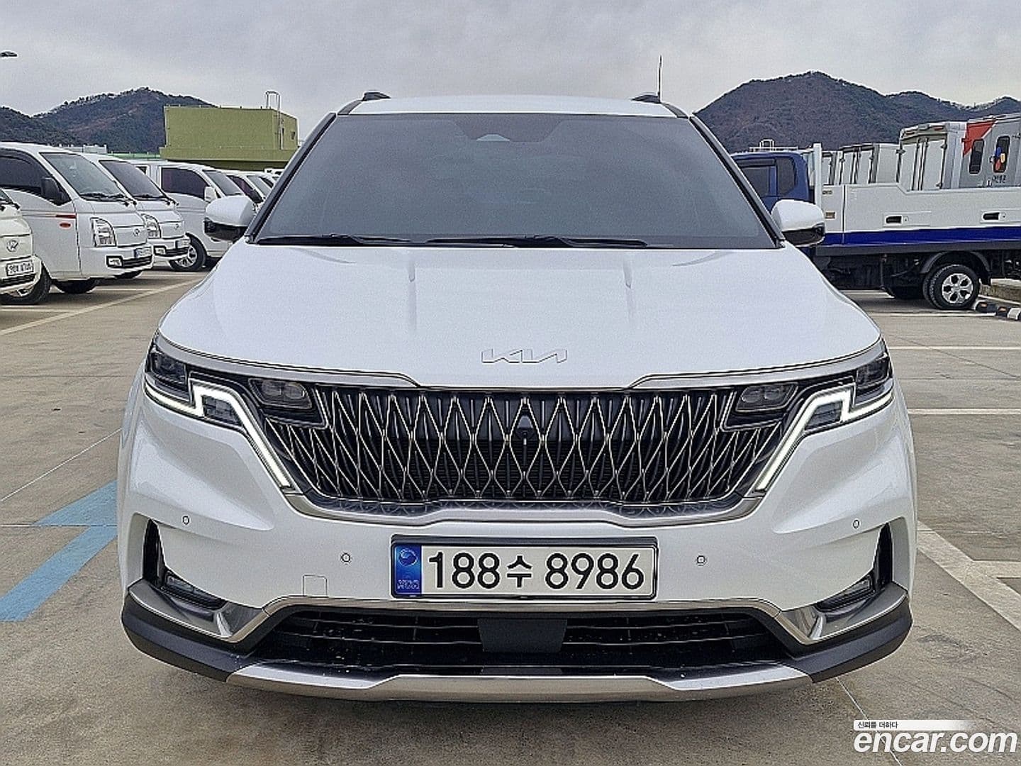 Main__Slider__Photo:Canival Kia 2023.2-0