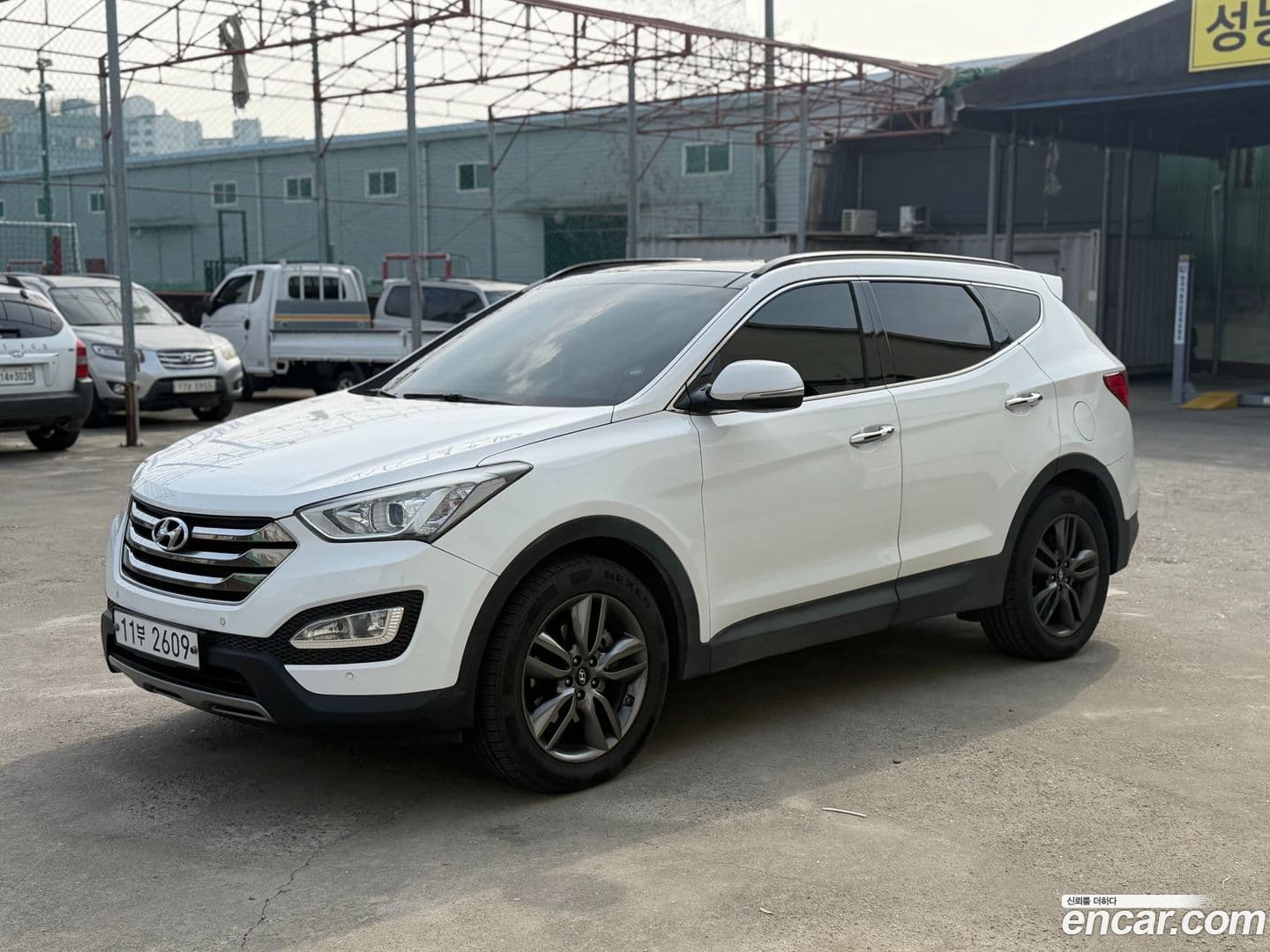 Main__Slider__Photo:Santafe Hyundai 2015.8-0