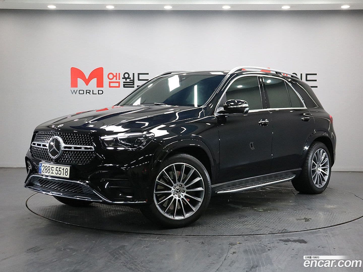Main__Slider__Photo:GLE-Class Mercedes-Benz 2024.1-0