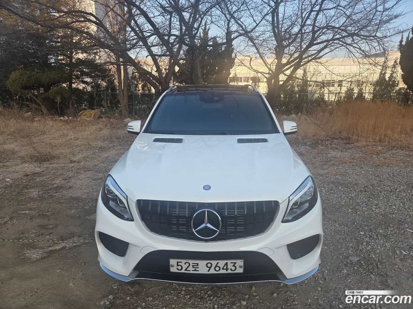 GLE-Class Mercedes-Benz 2017.2-OUTER-001