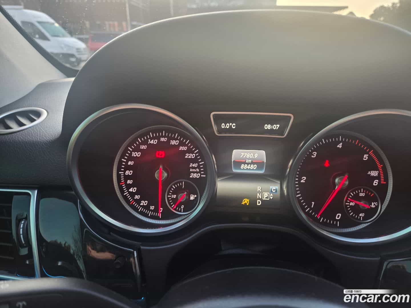 GLE-Class Mercedes-Benz 2017.2-OPTION-017