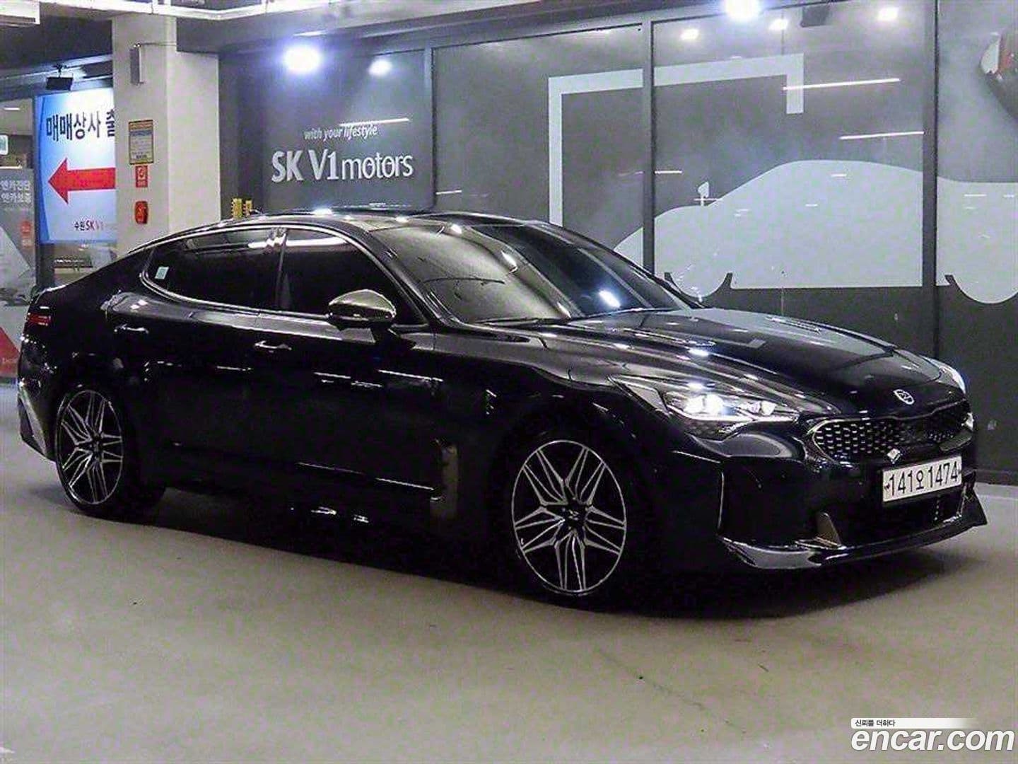 Main__Slider__Photo:Stinger Kia 2020.9-0