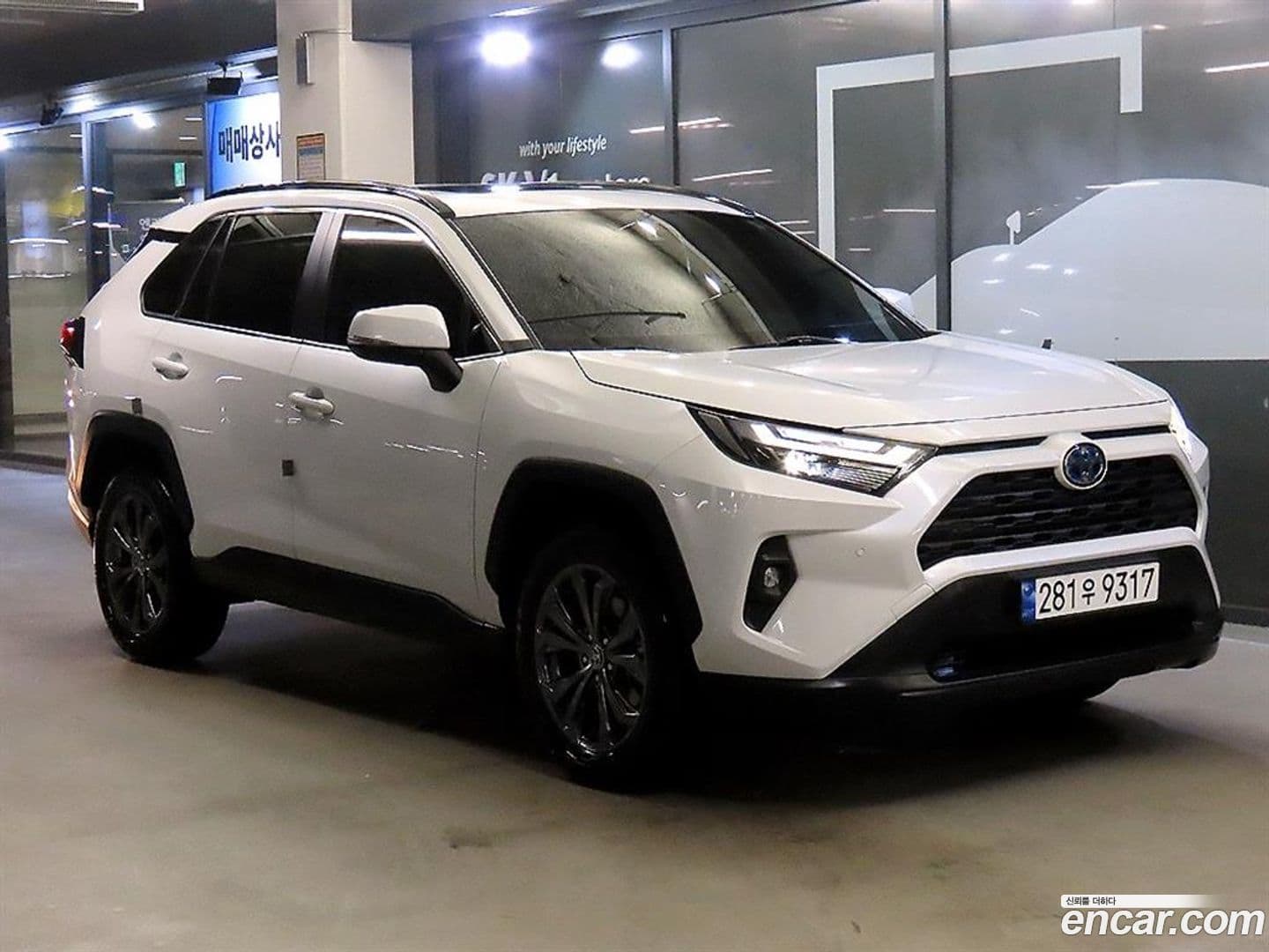 Main__Slider__Photo:RAV4 Toyota 2023.3-0