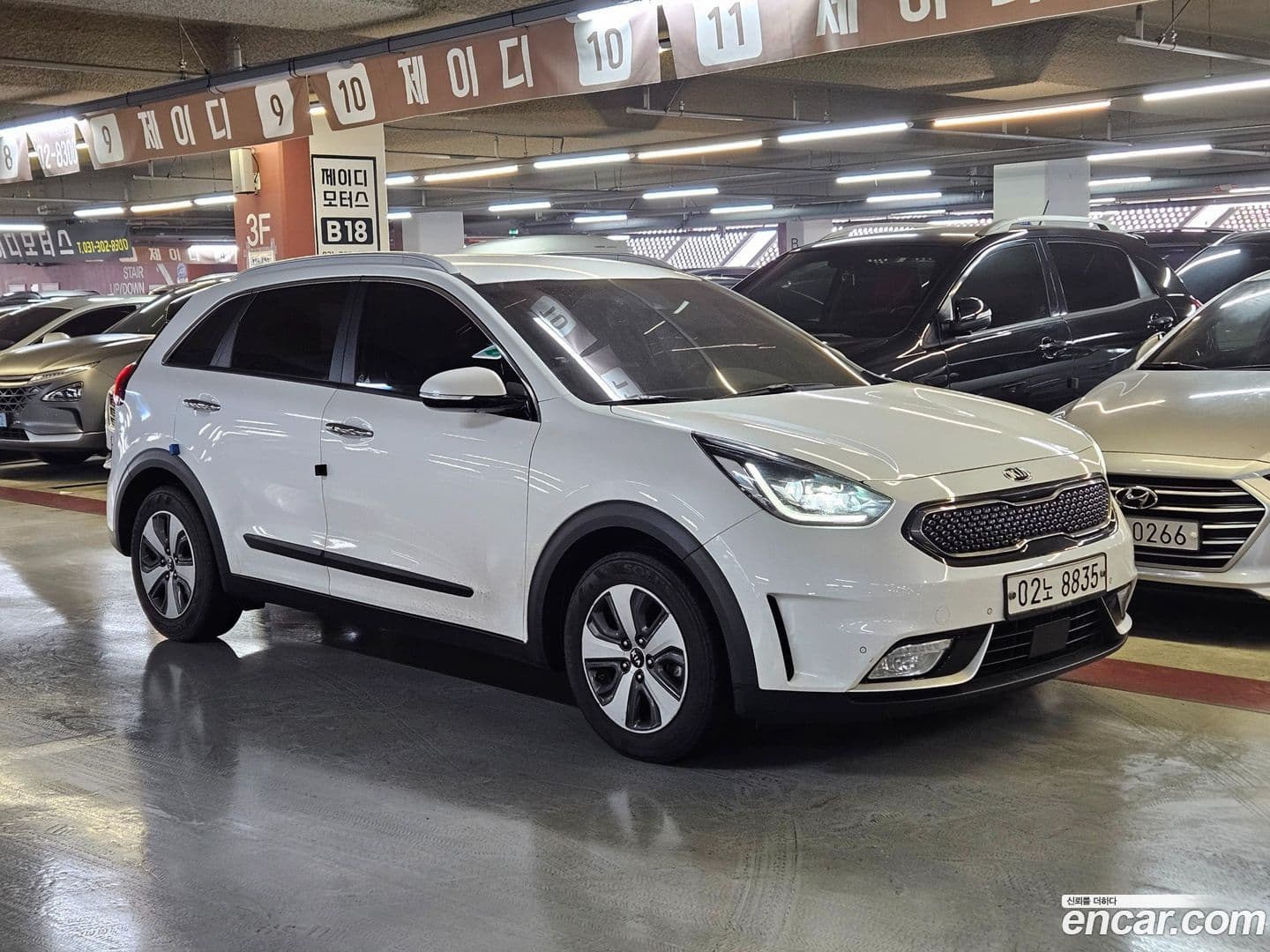 Main__Slider__Photo:Niro Kia 2017.7-0