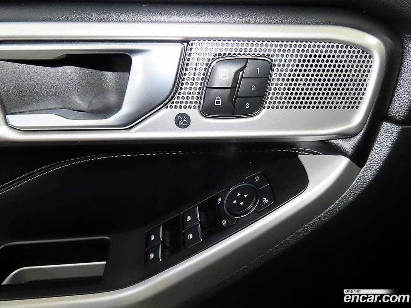 Explorer Ford 2020.9-OPTION-017