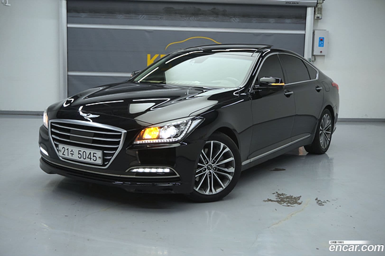 Main__Slider__Photo:Genesis Hyundai 2014.4-0