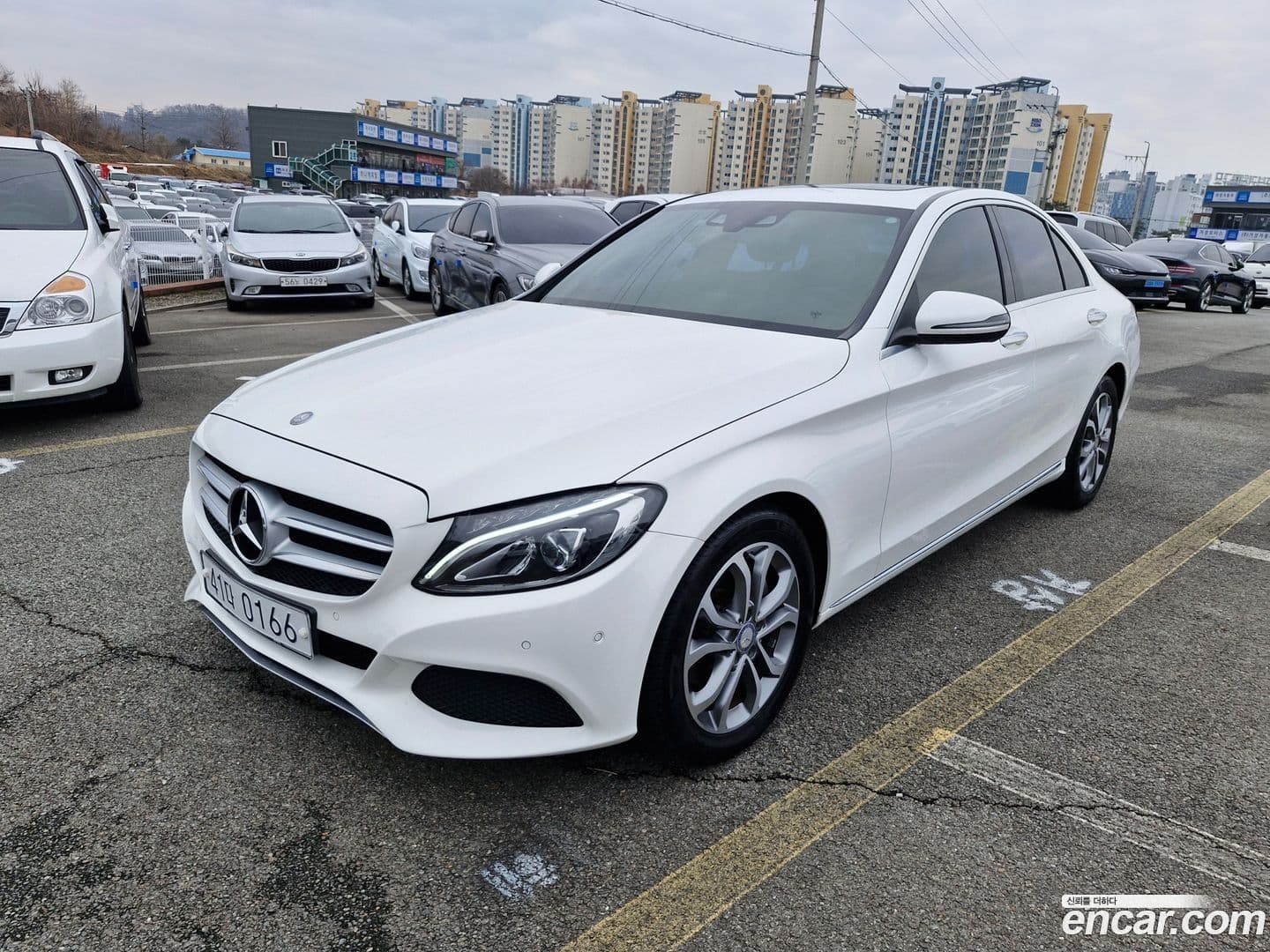 Main__Slider__Photo:C-Class Mercedes-Benz 2016.9-0