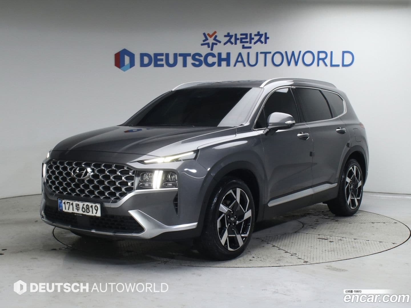 Main__Slider__Photo:Santafe Hyundai 2020.9-0