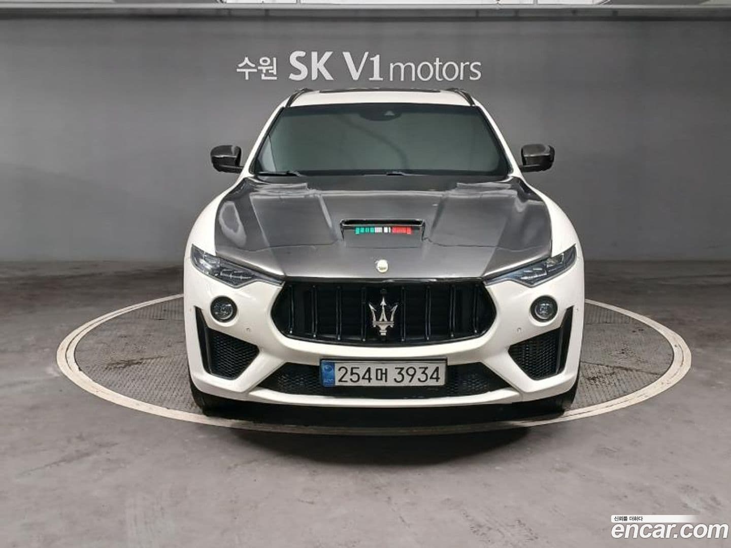 Main__Slider__Photo:Levante Maserati 2016.11-0