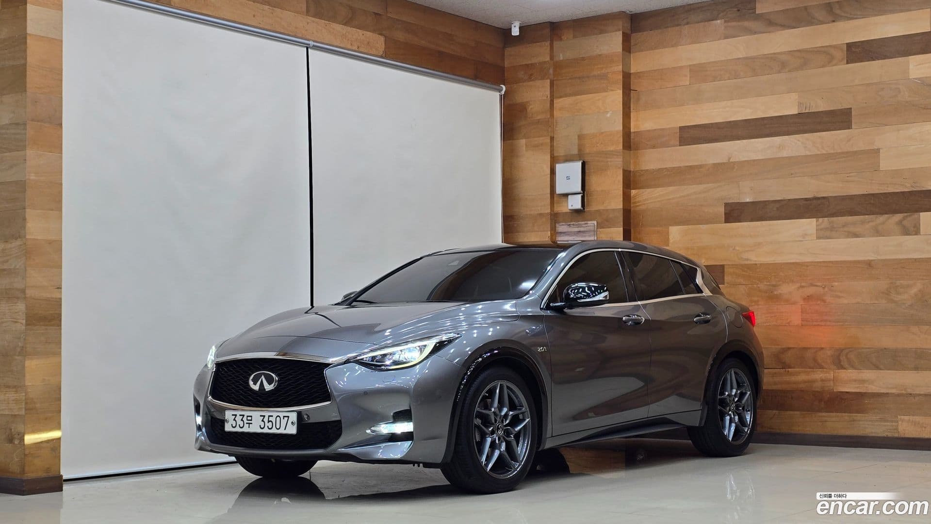 Main__Slider__Photo:Q30 Infiniti 2018.9-0