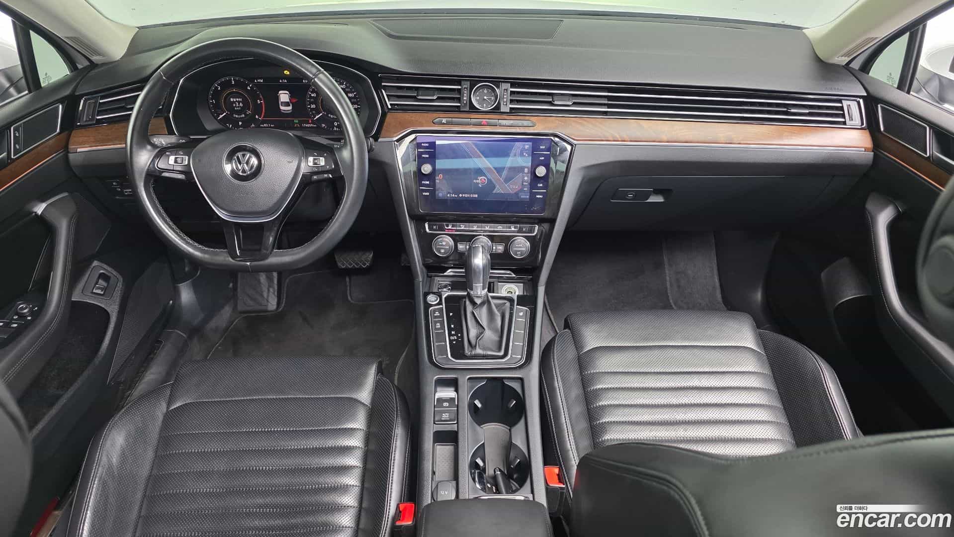 Passat Volkswagen 2018.3-INNER-007