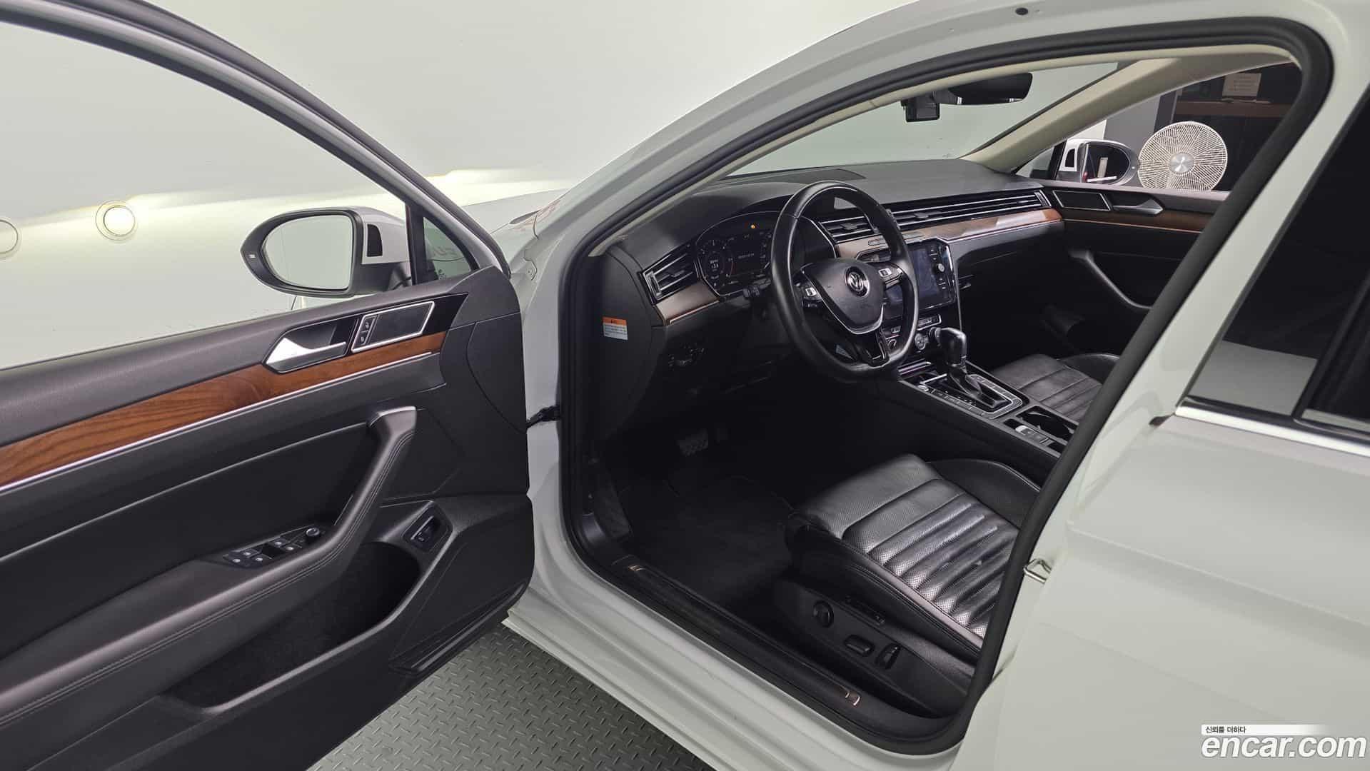 Passat Volkswagen 2018.3-OPTION-015