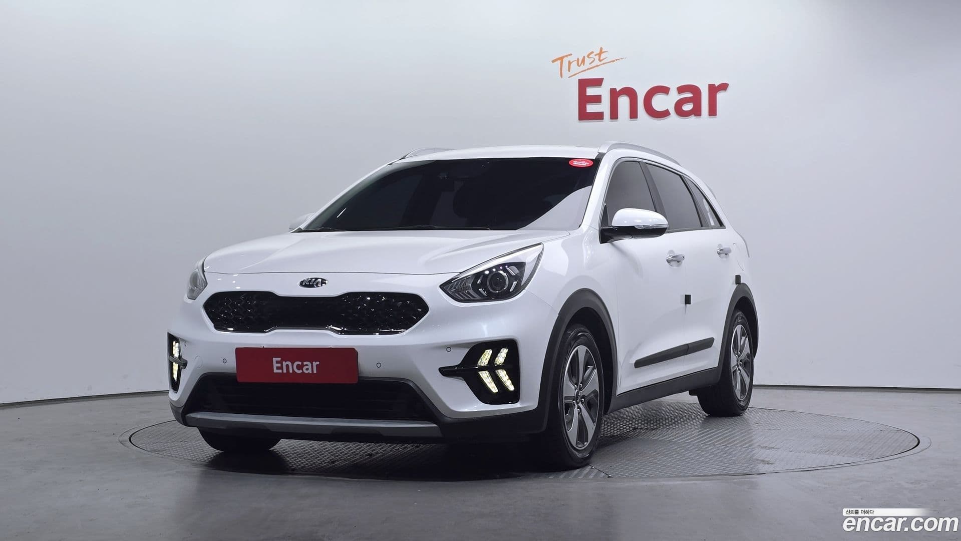 Main__Slider__Photo:Niro Kia 2019.3-0