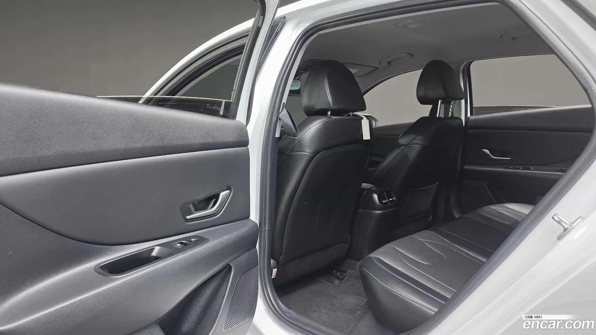 AVANTE Hyundai 2021.2-OPTION-021