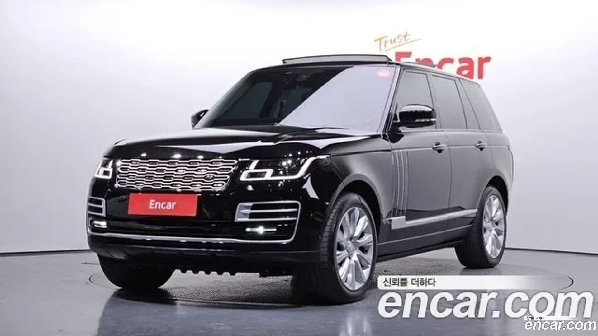 Main__Slider__Photo:Range Rover Land Rover 2016.8-0