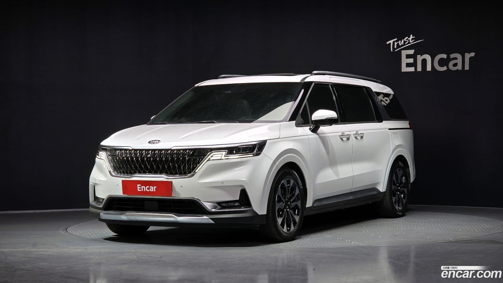 Main__Slider__Photo:Canival Kia 2020.8-0
