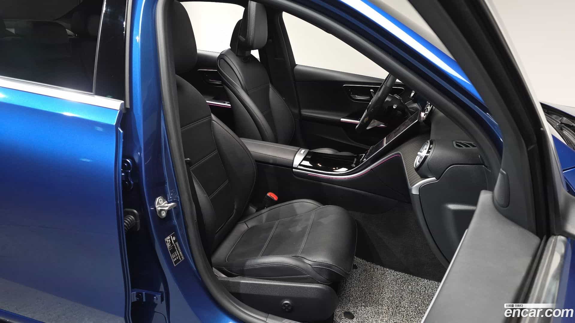 C-Class Mercedes-Benz 2023.1-INNER-010