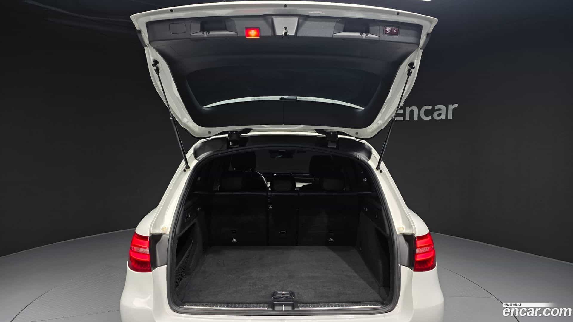 GLC-Class Mercedes-Benz 2017.2-OPTION-024