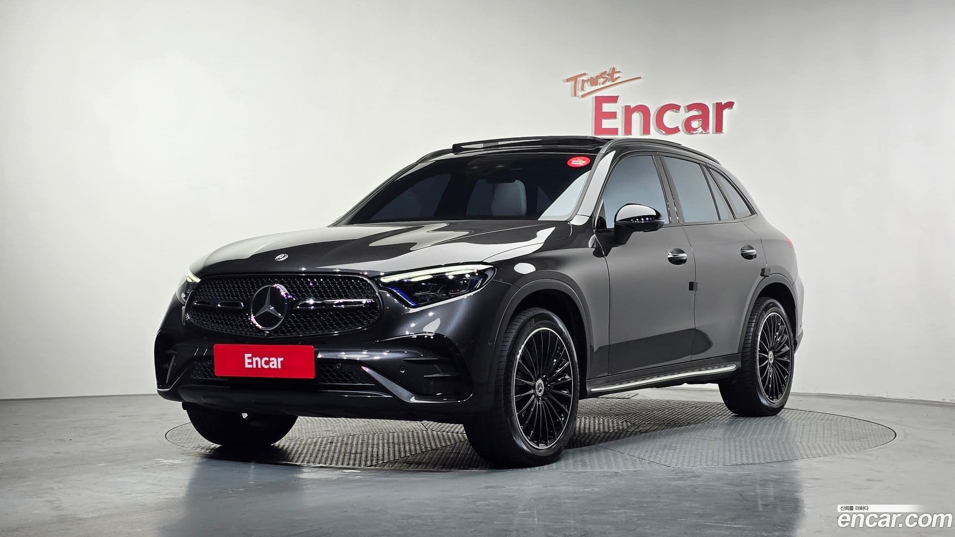 Main__Slider__Photo:GLC-Class Mercedes-Benz 2023.8-0