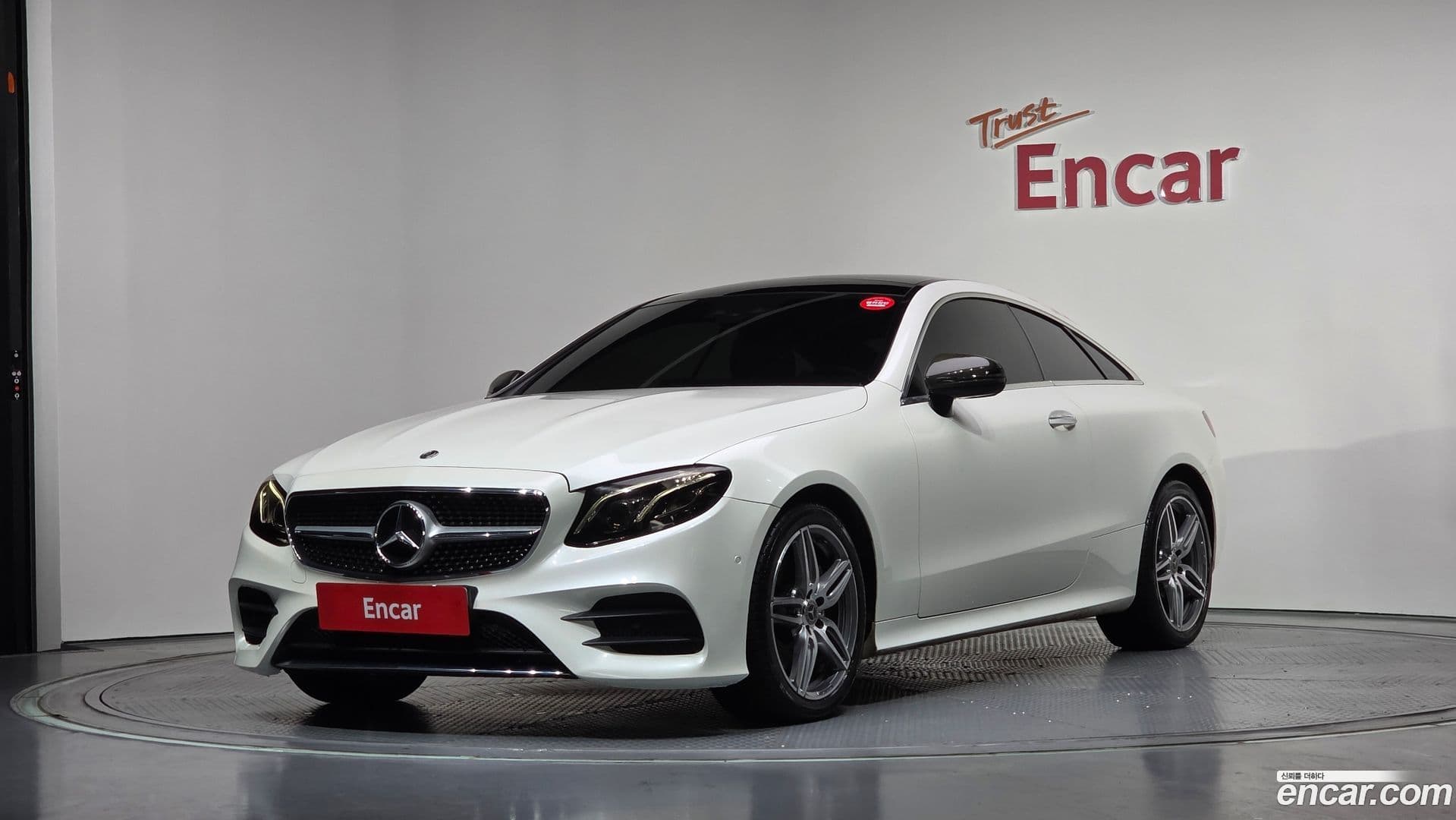 Main__Slider__Photo:E-Class Mercedes-Benz 2019.3-0