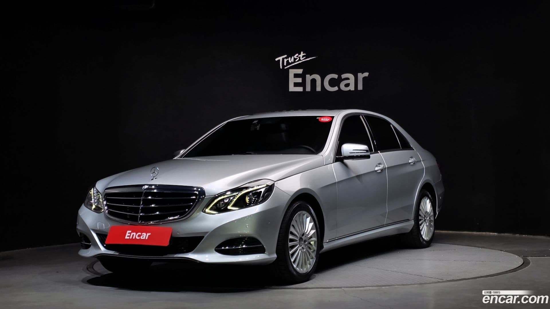 Main__Slider__Photo:E-Class Mercedes-Benz 2014.8-0