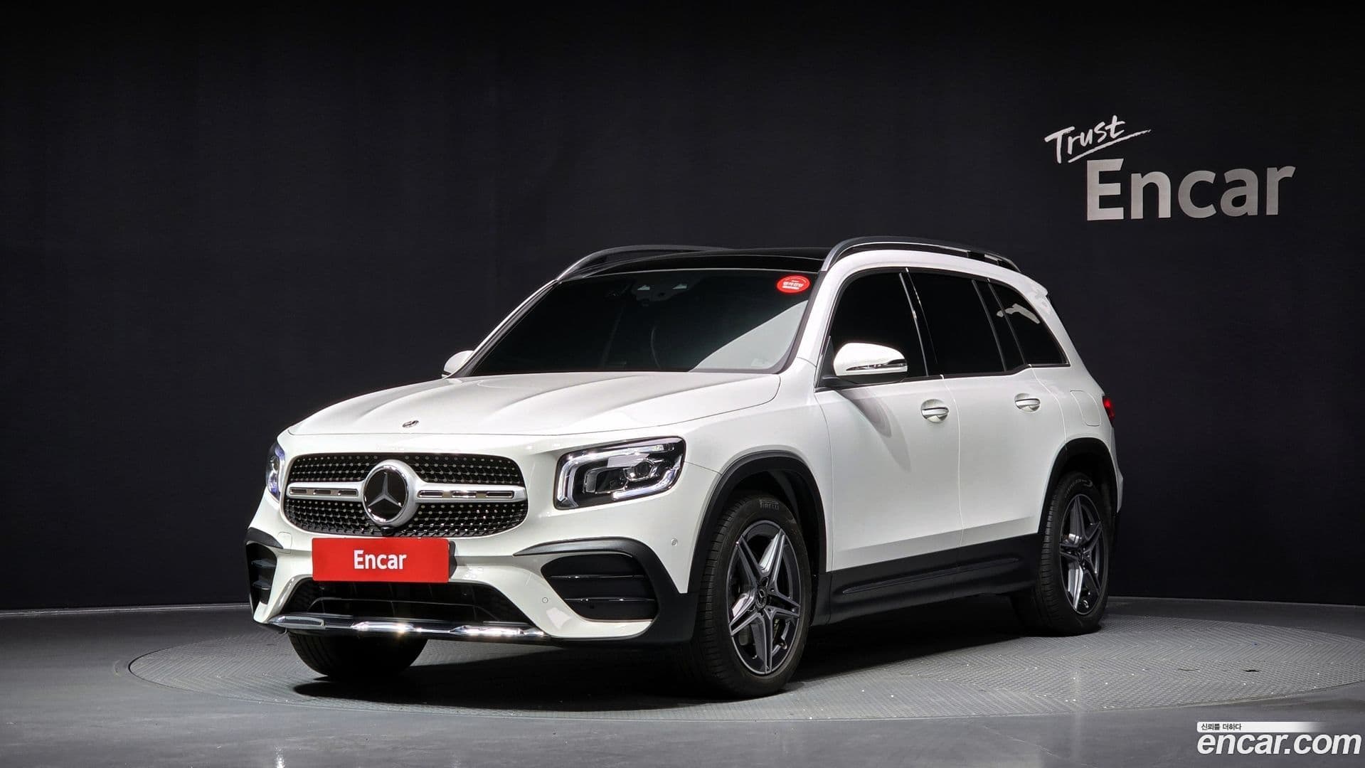 Main__Slider__Photo:GLB-Class Mercedes-Benz 2022.6-0