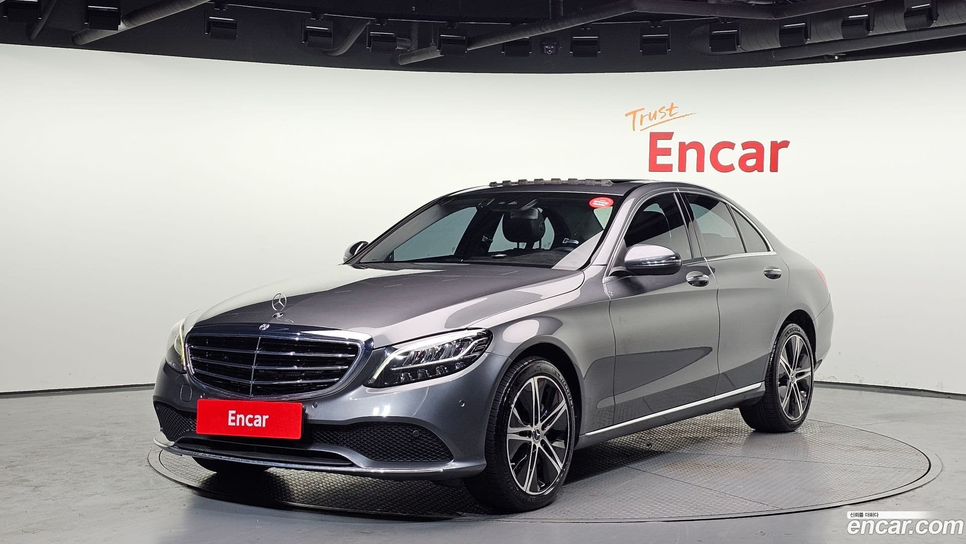 Main__Slider__Photo:C-Class Mercedes-Benz 2019.5-0
