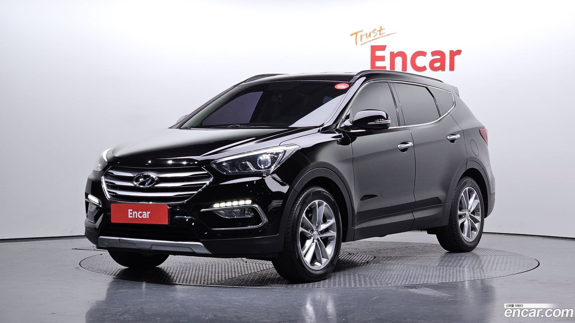 Main__Slider__Photo:Santafe Hyundai 2015.10-0