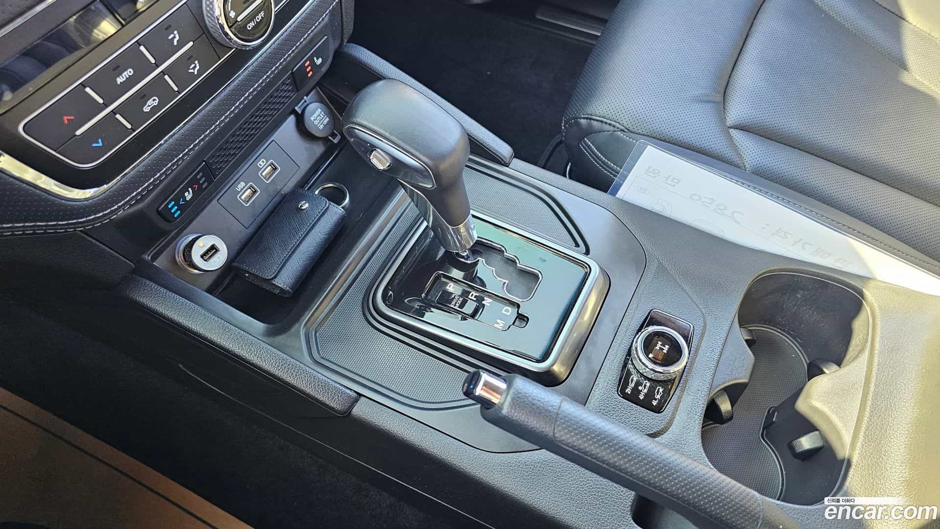 Rexton KG Mobility 2022.10-INNER-009